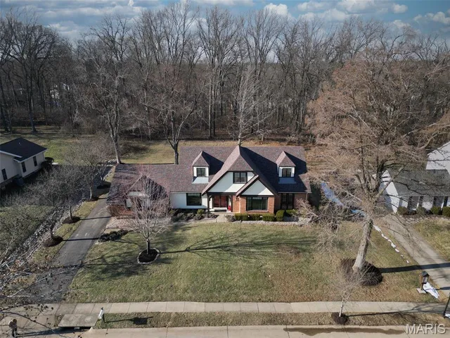 $695,500 | 15137 Chamisal Drive, Chesterfield, MO 63017