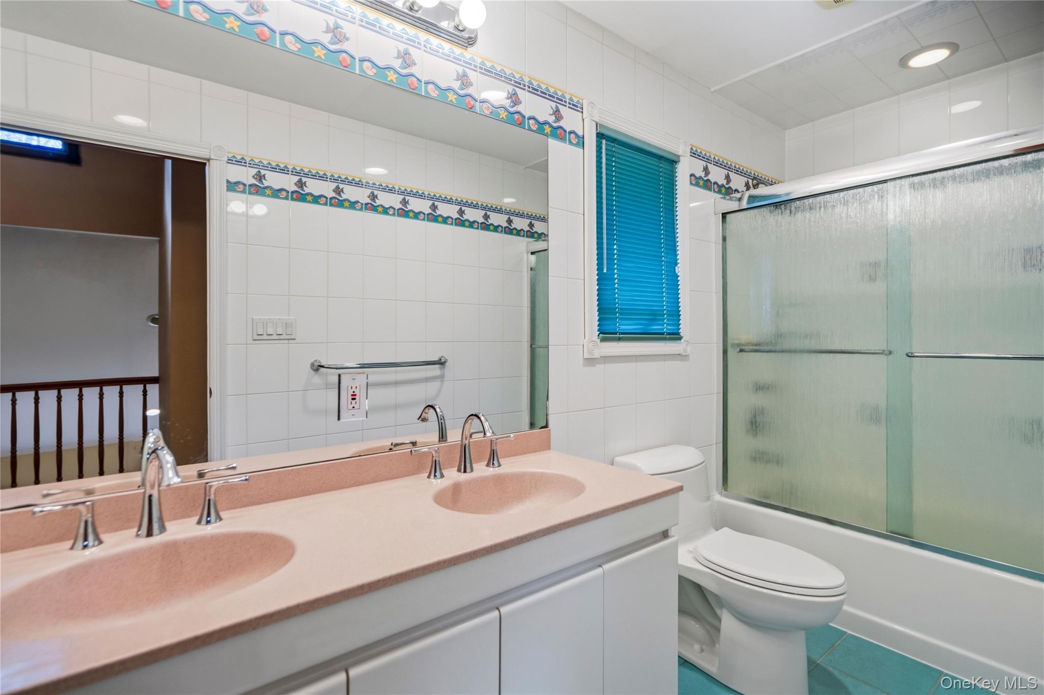 565 Mohawk Road West West Hempstead, NY 11552 - Photo 31 of 48