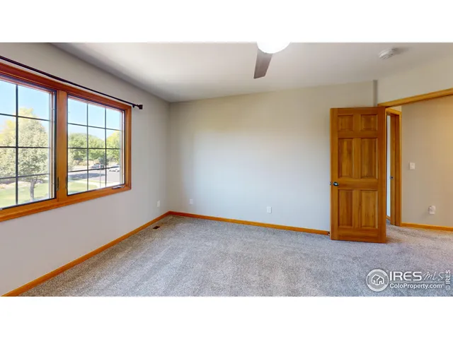 a black and white photo of a room