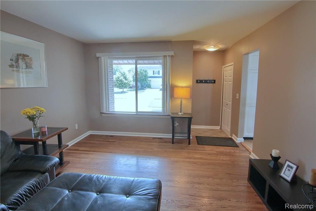 4764 Hillcrest Road Trenton, MI 48183 - Photo 8 of 31 Living_Room_2nd_View.jpg