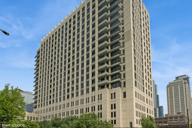 $370,000 | 1255 South State Street, Unit 1802, Chicago, IL 60605