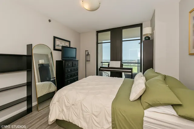 $370,000 | 1255 South State Street, Unit 1802, Chicago, IL 60605