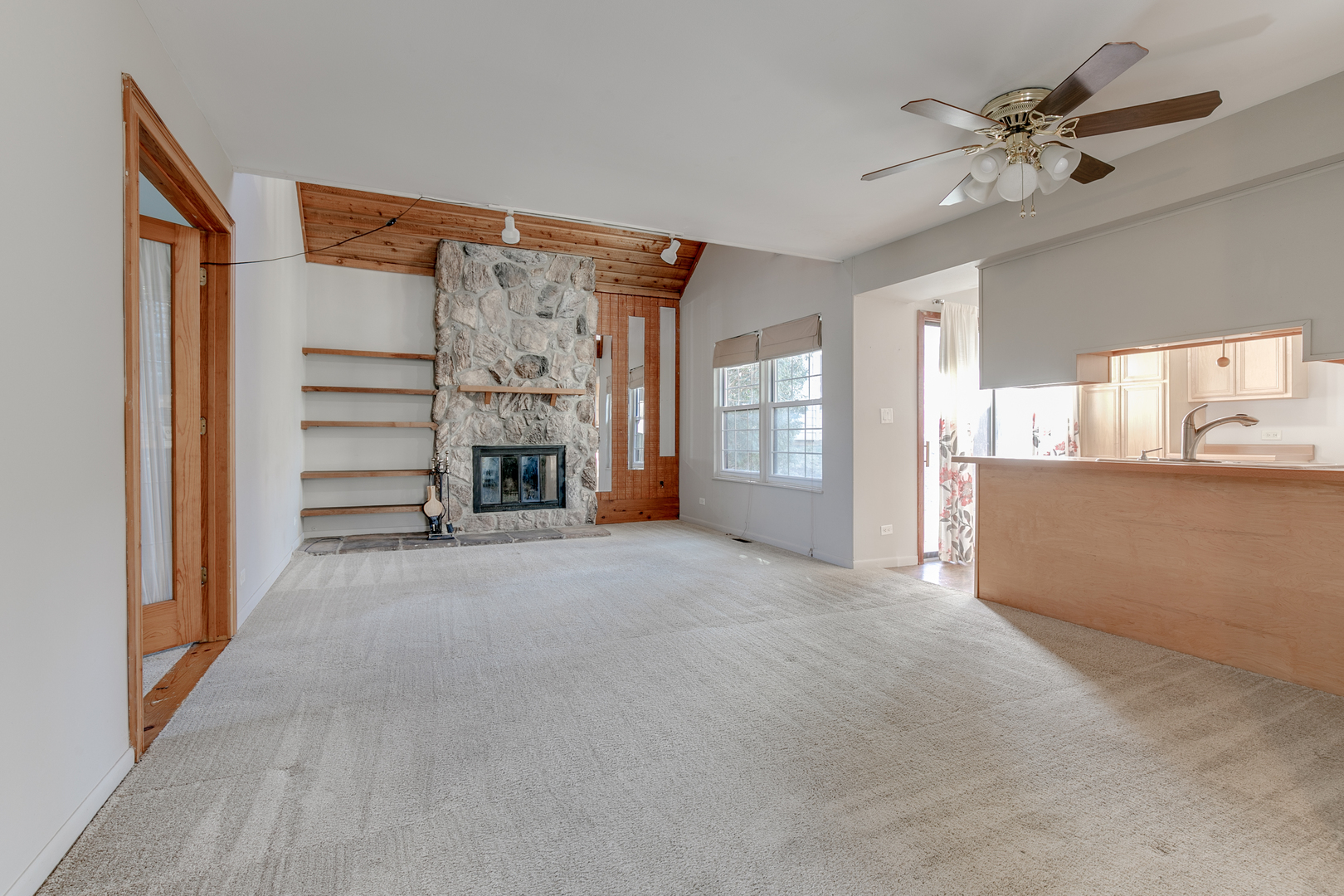 725 Shepard Road Gurnee, IL 60031 - Photo 2 of 26