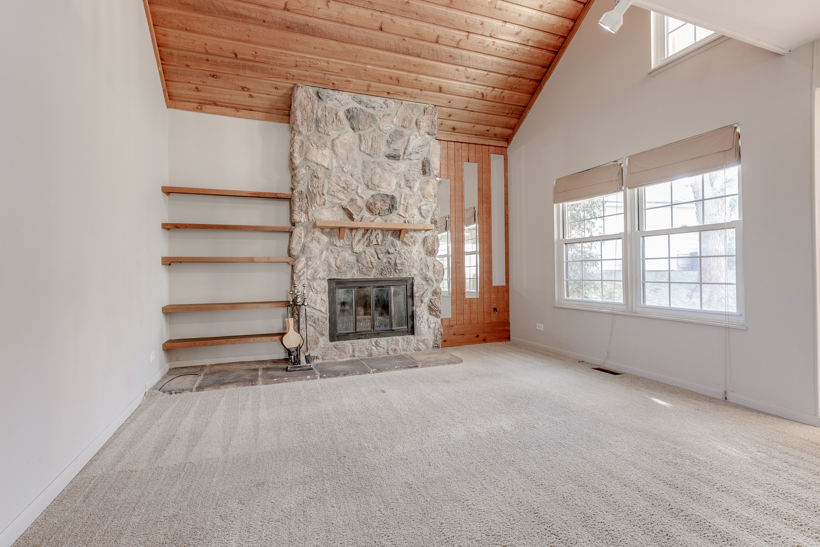 725 Shepard Road Gurnee, IL 60031 - Photo 3 of 26