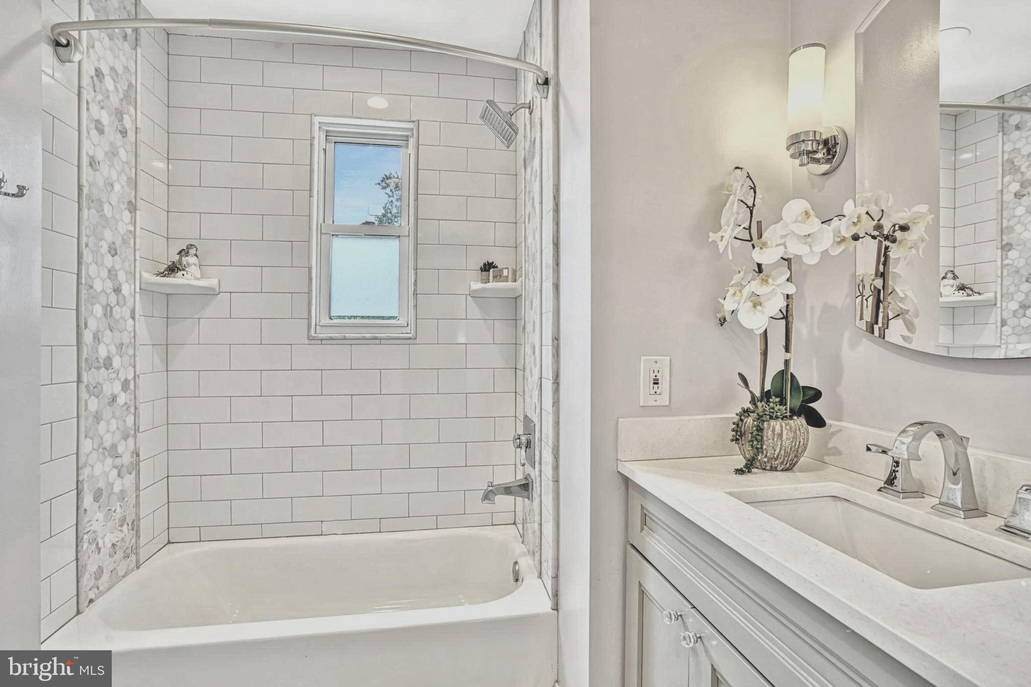 3012 Manning Street Alexandria, VA 22305 - Photo 29 of 51 Hallway full bathroom