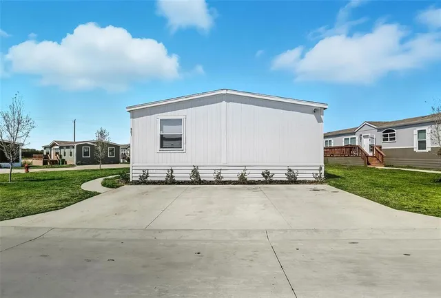 $174,990 | 901 Browning Road, Wilmer, TX 75172