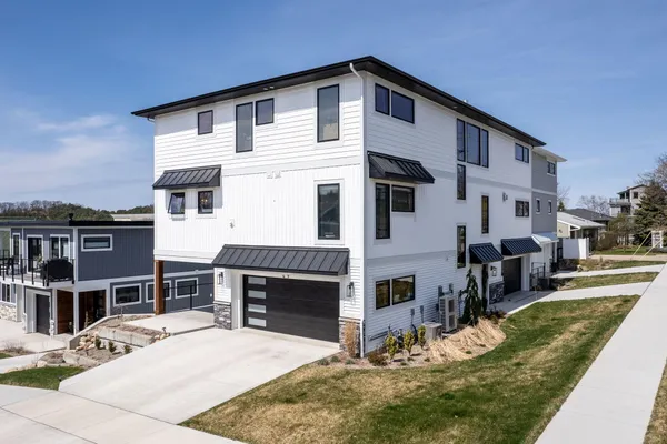 $1,449,000 | 49 Howard Avenue, Grand Haven, MI 49417