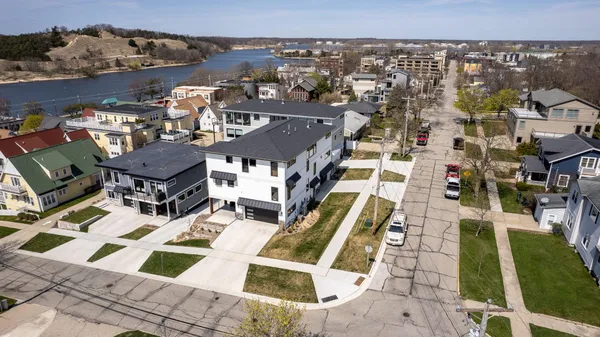 $1,449,000 | 49 Howard Avenue, Grand Haven, MI 49417