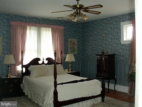 42 North Rolling Road Catonsville, MD 21228 - Photo 22 of 29 Bedroom (Master)