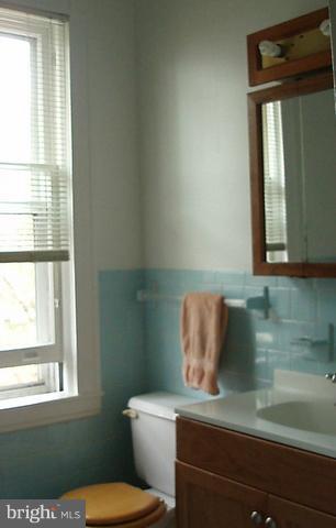 42 North Rolling Road Catonsville, MD 21228 - Photo 26 of 29 Bath