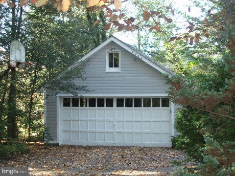 42 North Rolling Road Catonsville, MD 21228 - Photo 9 of 29 2 Car Garage