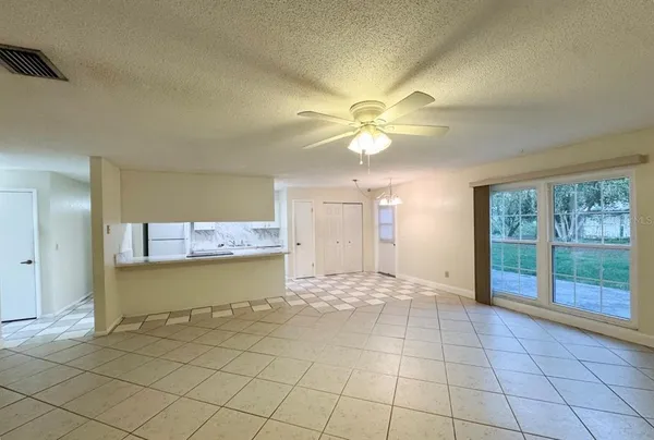 $1,800 | 7211 Orange Way, Lakeland, FL 33810