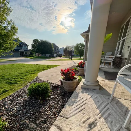 $864,900 | 6719 105th Trail North, Brooklyn Park, MN 55445