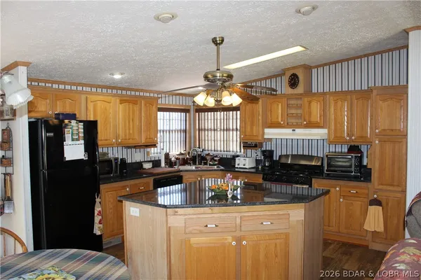 $575,000 | 158 Ponder Slab Road, Iberia, MO 65486