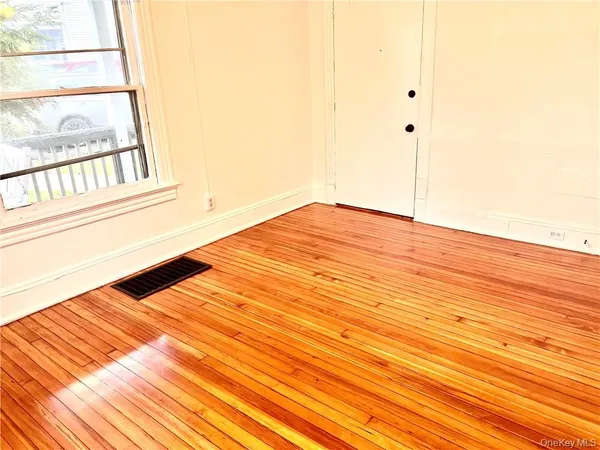 $2,100 | 1 Dewitt Street, Middletown, NY 10940