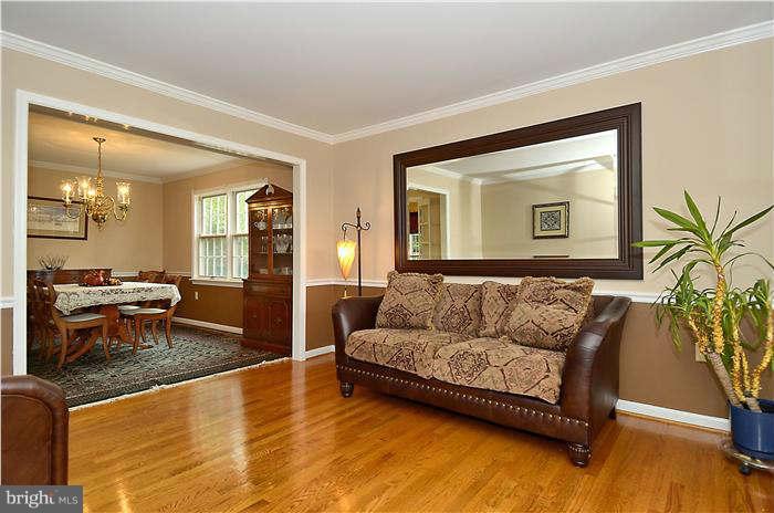 7109 Poole Jones Road Frederick, MD 21702 - Photo 8 of 30 Living Room