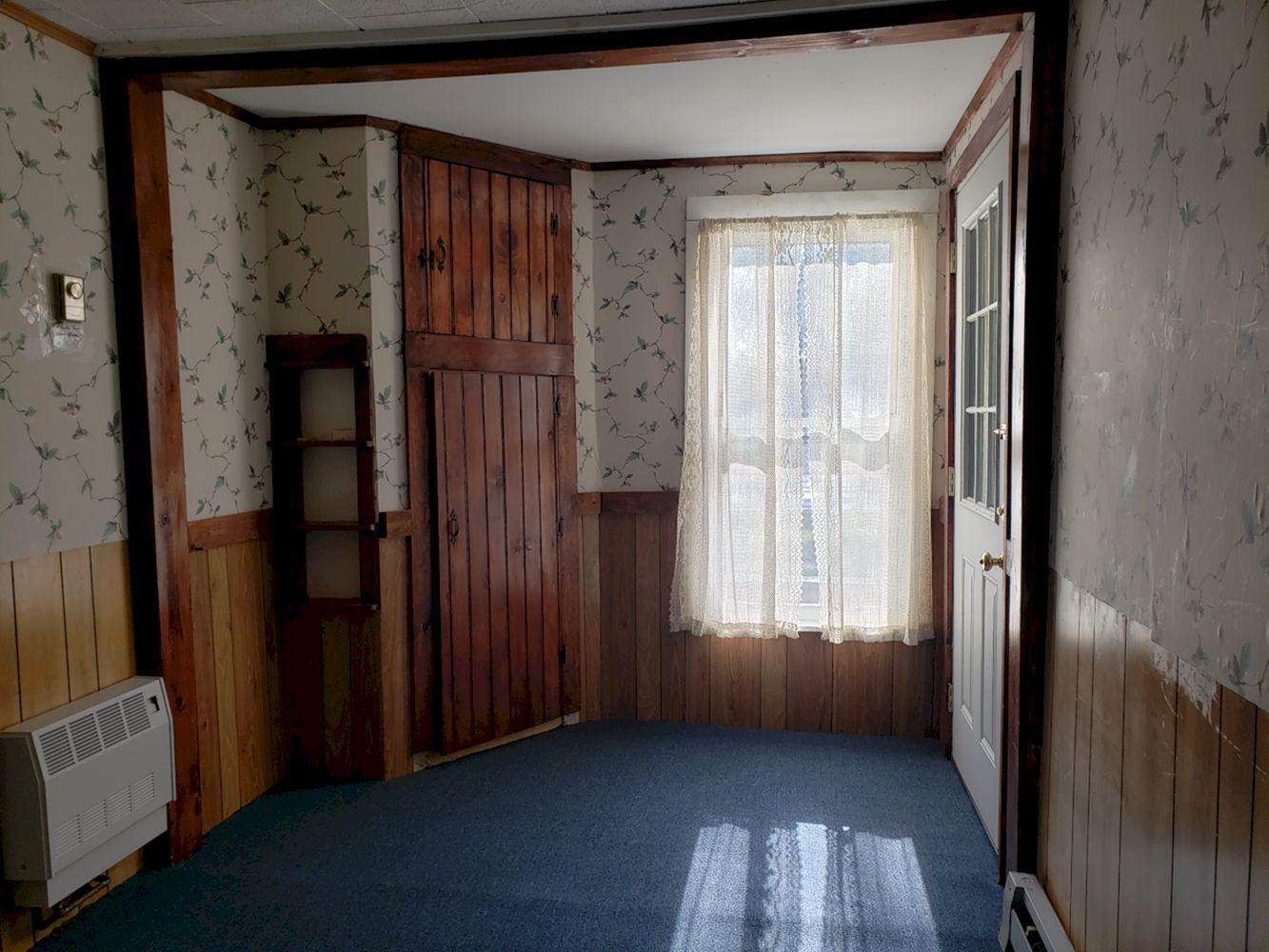 352 River Road North Anson, ME 04958 - Photo 16 of 49 Laundry entry