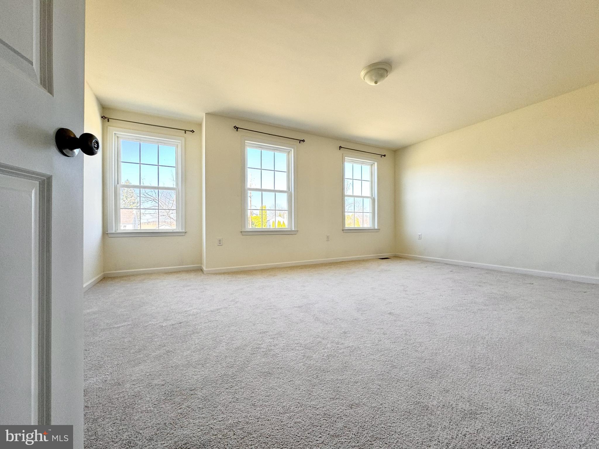 20 Lippitt Road Honey Brook, PA 19344 - Photo 25 of 38 an empty room with windows