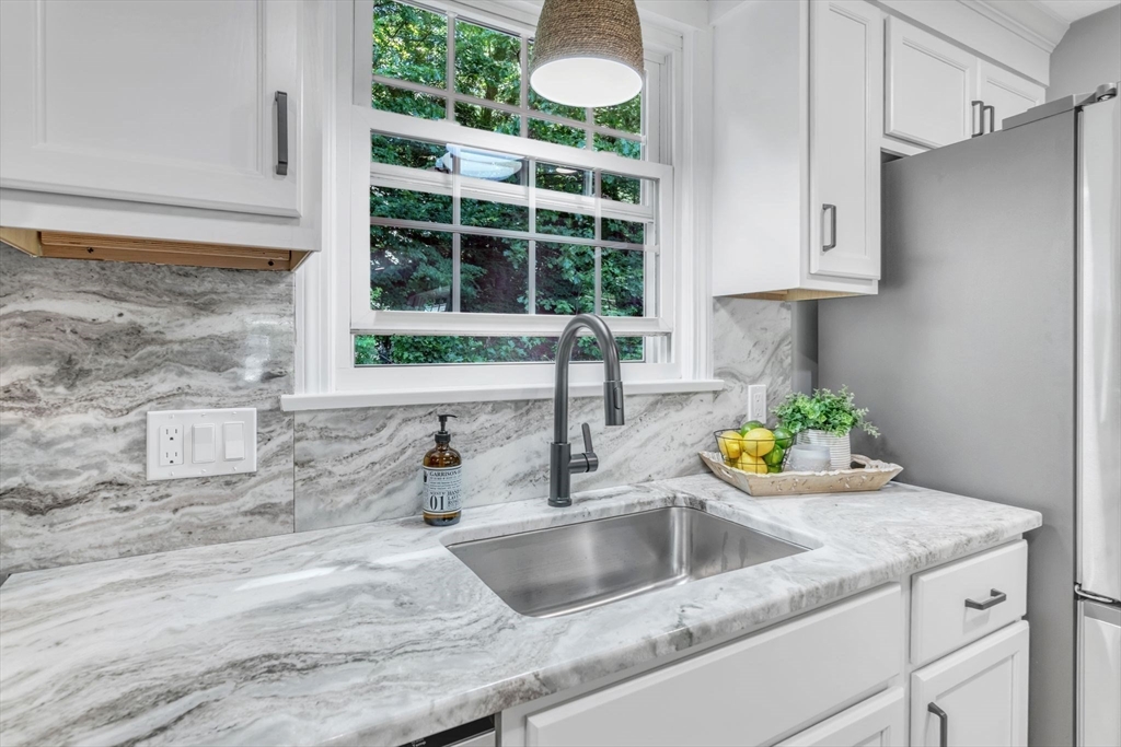 243 Burbank Road Longmeadow, MA 01106 - Photo 10 of 36 Gallery Image 10