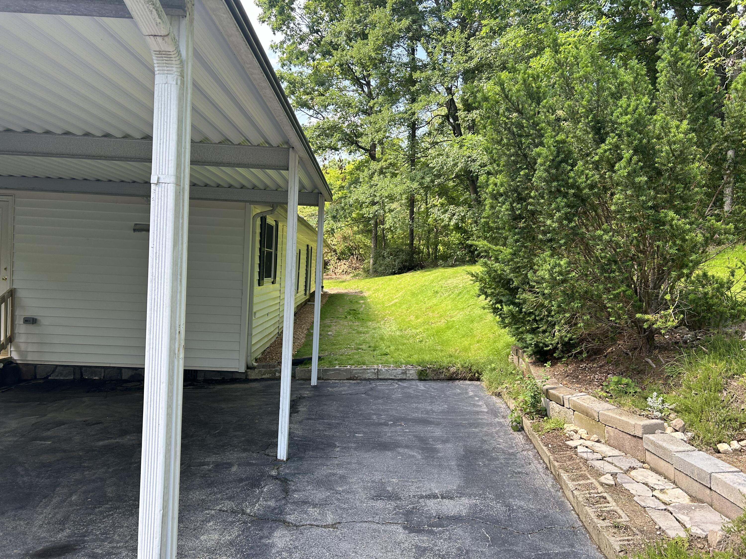 829 Hyatte Road Soddy Daisy, TN 37379 - Photo 45 of 52 IMG_2105