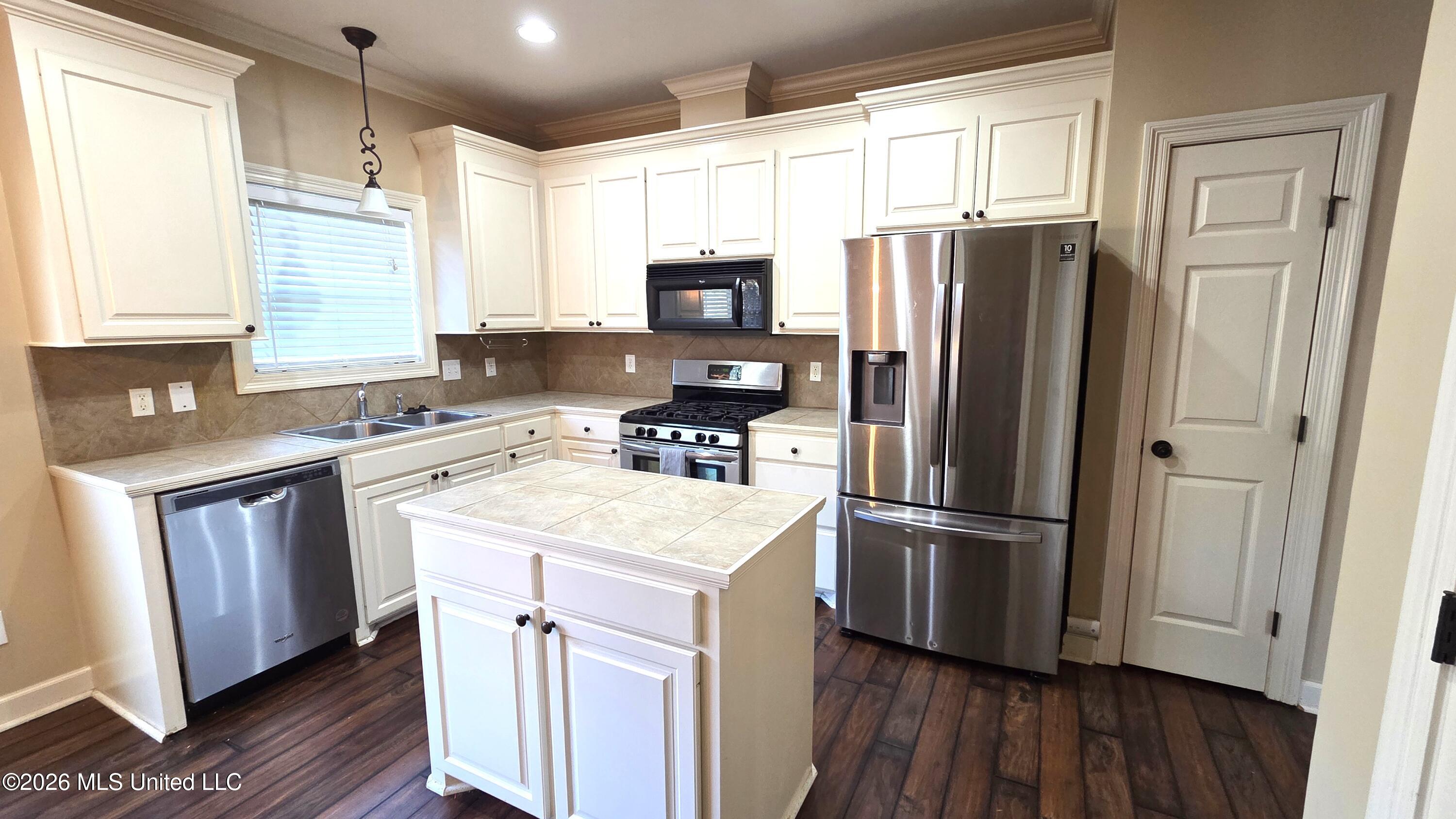 124 Cowles Creek Road Clinton, MS 39056 - Photo 6 of 42 KITCHEN