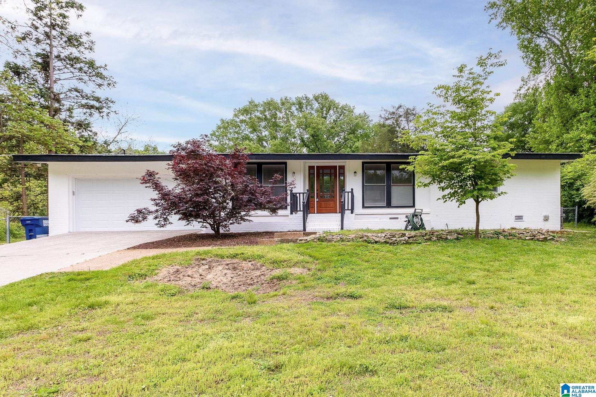 704 Pinecrest Road Southeast Huntsville, AL 35802 - Photo 1 of 37