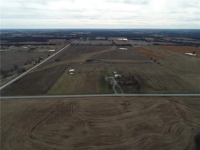 $165,000 | 1 West 287th Street, Paola, KS 66071