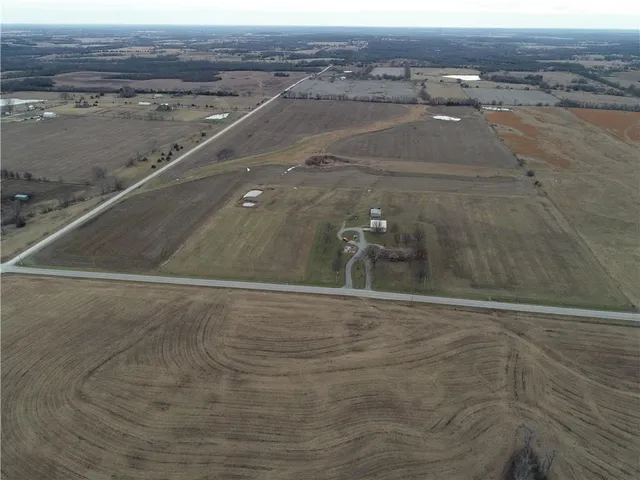 $165,000 | 1 West 287th Street, Paola, KS 66071