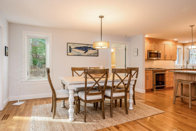 131 Fells Pond Road Mashpee, MA 02649 - Photo 4 of 28 011-photo--8762045