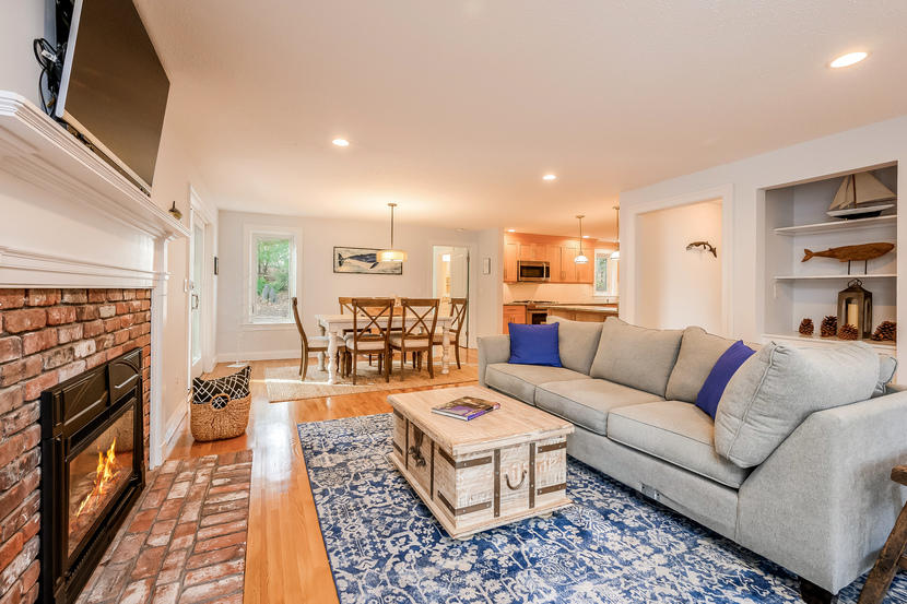 131 Fells Pond Road Mashpee, MA 02649 - Photo 8 of 28 008-photo--8762034