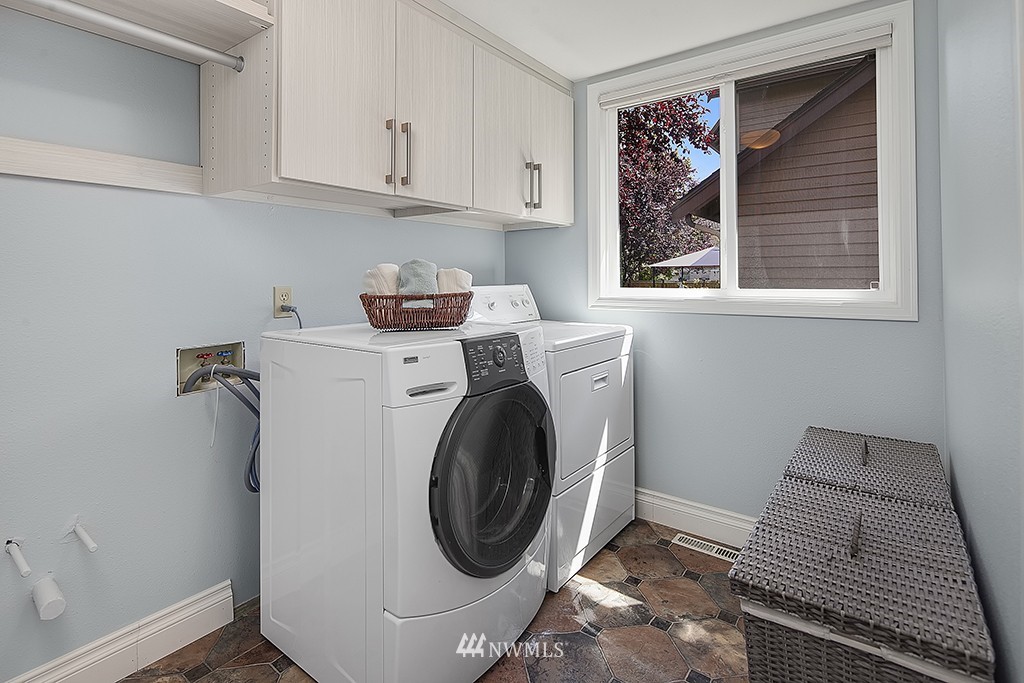 4606 Northeast 18th Street Renton, WA 98059 - Photo 17 of 25 Gallery Image 17