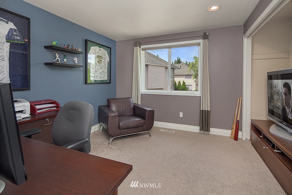 4606 Northeast 18th Street Renton, WA 98059 - Photo 23 of 25 Gallery Image 23