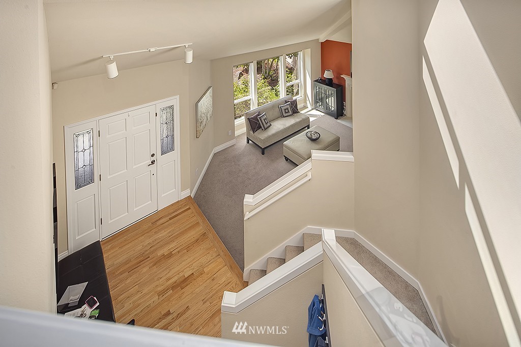 4606 Northeast 18th Street Renton, WA 98059 - Photo 6 of 25 Gallery Image 6