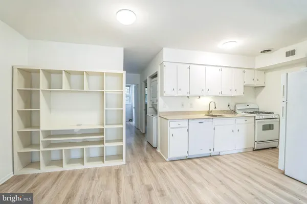 $1,700 | 4616 Silverwood Street, Unit 1, Philadelphia, PA 19128