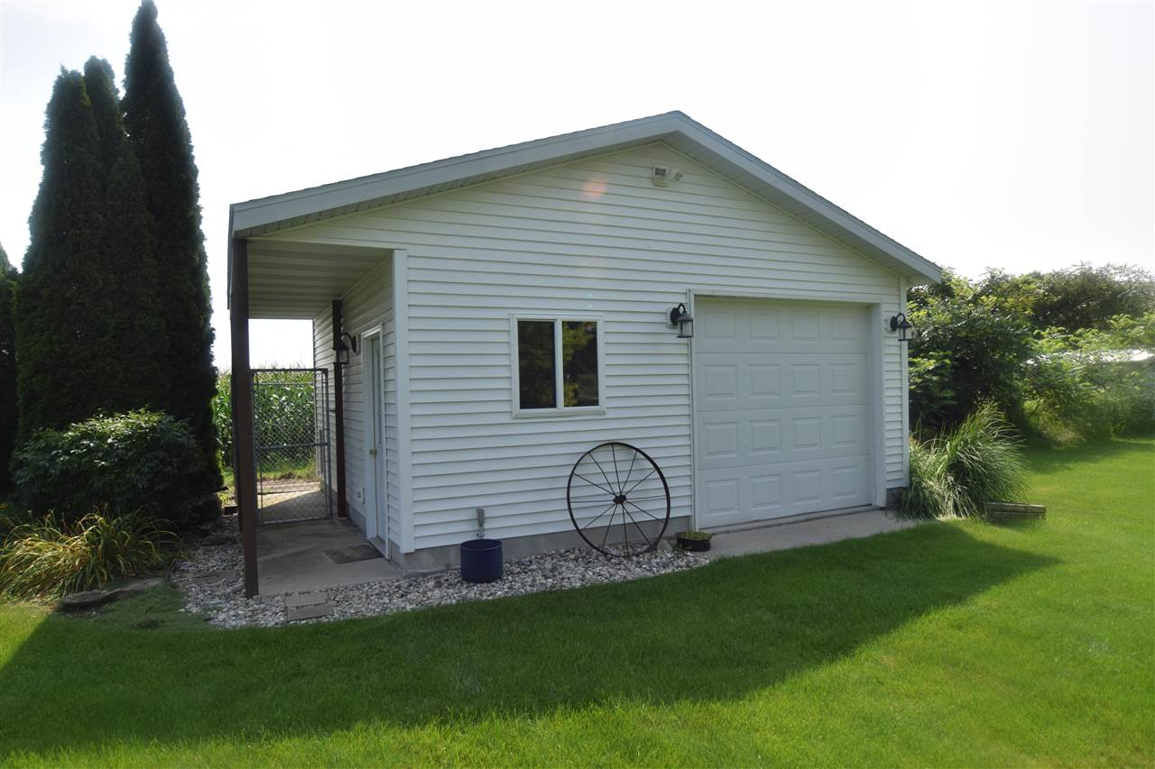 4183 South 11 Mile Road Auburn, MI 48611 - Photo 23 of 33
