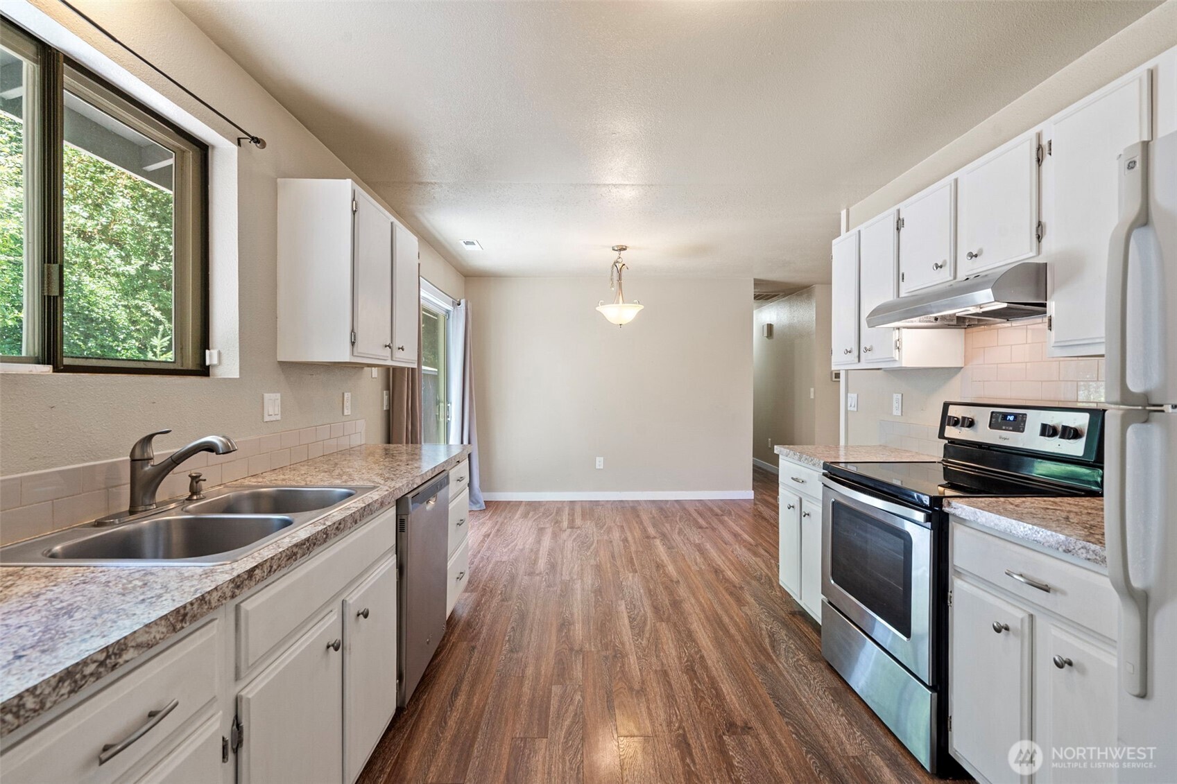 4708 Alameda Avenue West University Place, WA 98466 - Photo 7 of 22 Gallery Image 7