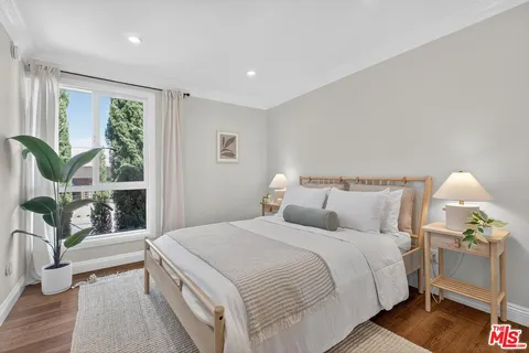 $799,999 | 5115 Kester Avenue, Unit 14, Sherman Oaks, CA 91403