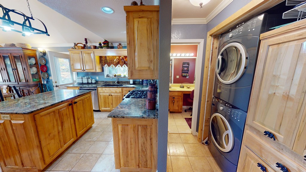 52 Bear Track Road Andrews, NC 28901 - Photo 15 of 38 a view of living room with washer and dryer
