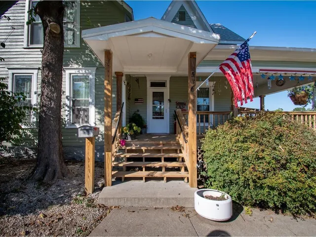 $249,900 | 516 West 8th Street, Cameron, MO 64429