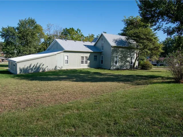 $249,900 | 516 West 8th Street, Cameron, MO 64429