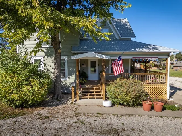 $249,900 | 516 West 8th Street, Cameron, MO 64429