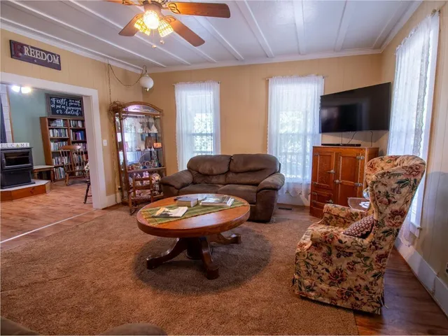 $249,900 | 516 West 8th Street, Cameron, MO 64429