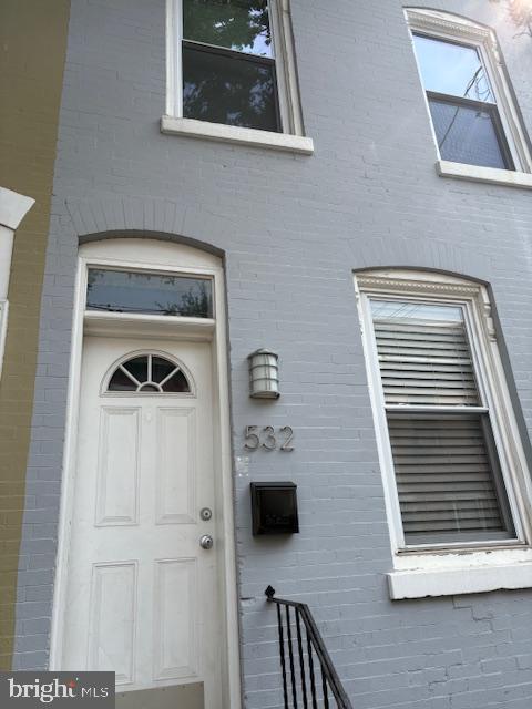 532 Dudley Street Philadelphia, PA 19148 - Photo 1 of 14 a front view of a house with entryway