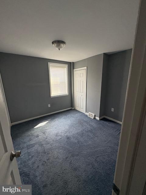 532 Dudley Street Philadelphia, PA 19148 - Photo 12 of 14 an empty room with windows