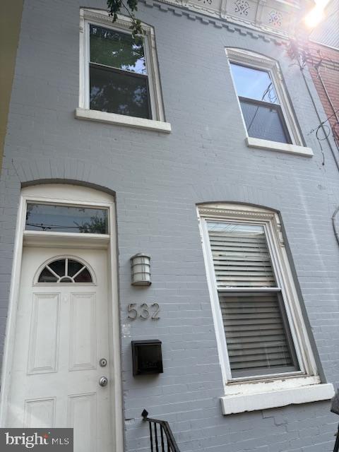 532 Dudley Street Philadelphia, PA 19148 - Photo 2 of 14 a view of front door of house