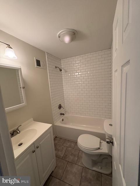 532 Dudley Street Philadelphia, PA 19148 - Photo 9 of 14 a bathroom with a sink a toilet and shower