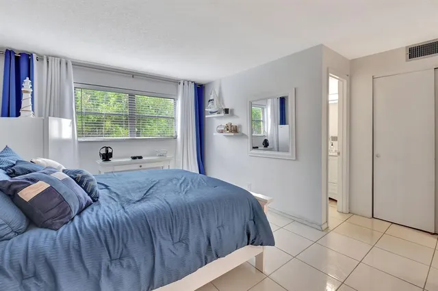 $174,900 | 2615 Northeast 3rd Street, Unit 411, Boynton Beach, FL 33435