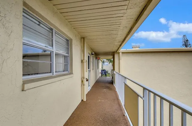 $174,900 | 2615 Northeast 3rd Street, Unit 411, Boynton Beach, FL 33435