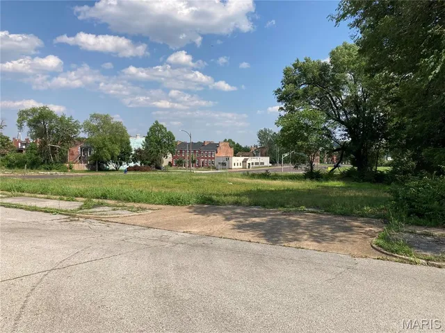 $12,000 | 1528 Benton Street, St. Louis, MO 63106