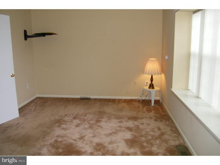 31 Raintree Drive Hamilton, NJ 08690 - Photo 11 of 25 Gallery Image 11